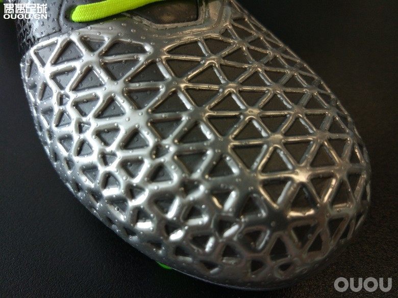 新入一双ACE16.1欧洲杯水银,求鉴定