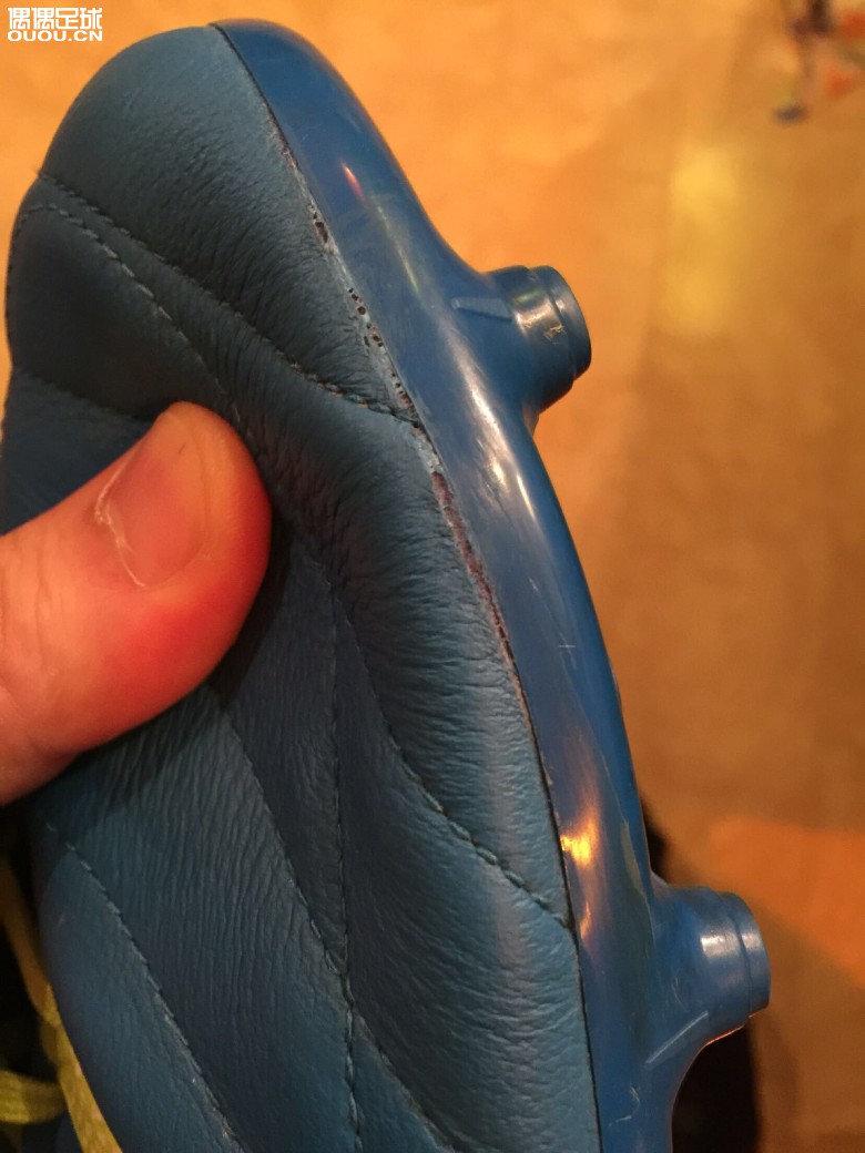 网购ADIDAS ACE16.3