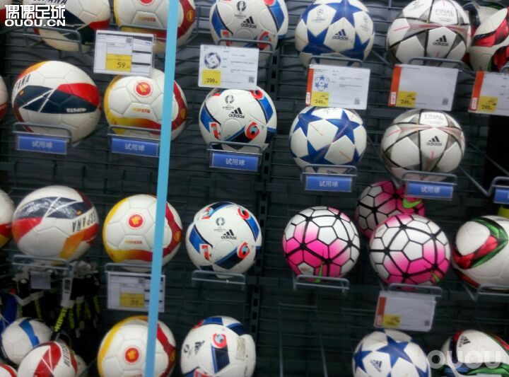 迪卡侬一日游~迪卡侬的球鞋和足球都不错,价格也很实在,希望迪卡侬越做越好~(是不是打广告了???)