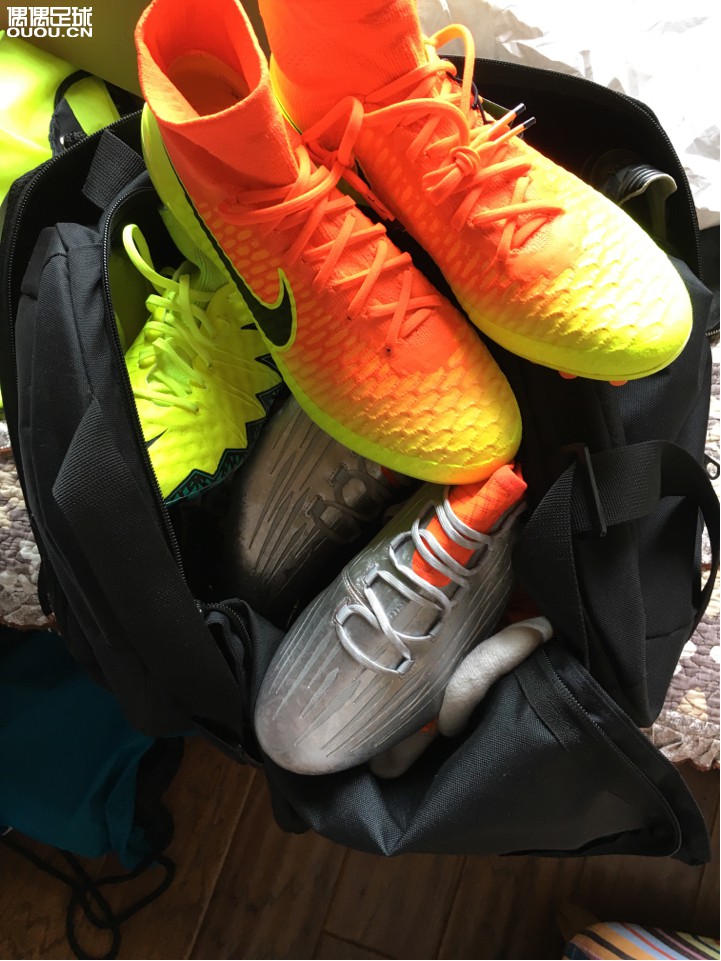 下午踢球好纠结怎么选择