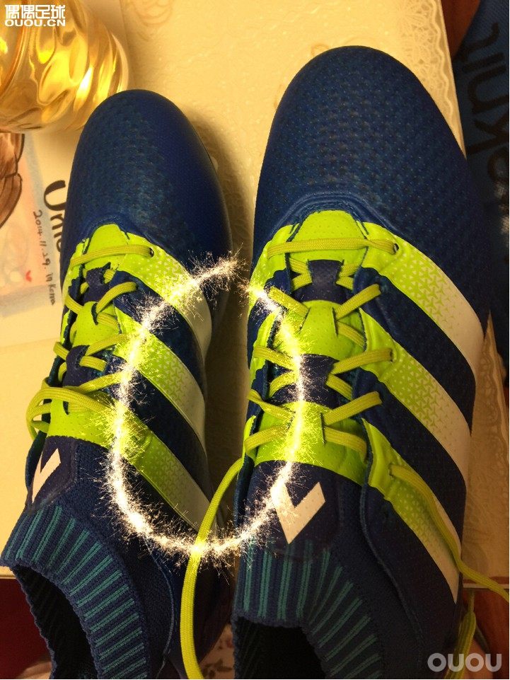 请各位帮忙看下,这是质量问题吗?Ace 16.1 primeknit