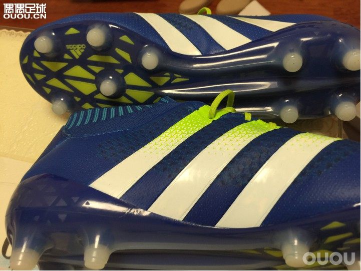 请各位帮忙看下,这是质量问题吗?Ace 16.1 primeknit