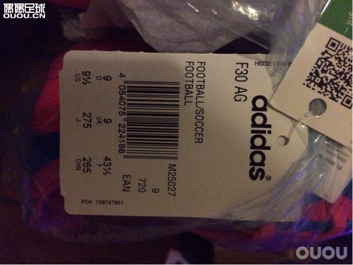 求助各位大神鉴定,F30草莓是正品不
感谢!!!