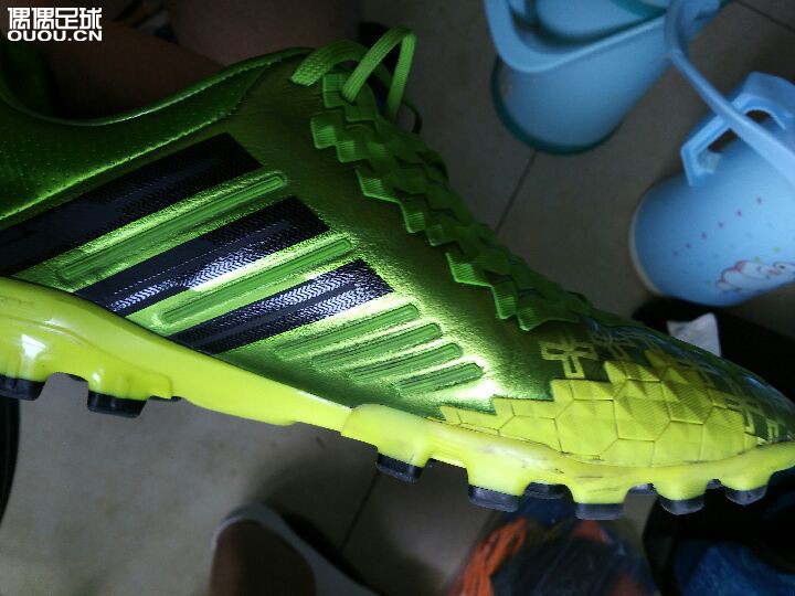 猎鹰草席顶级ag大家帮忙鉴定哈(根据自己多年经验应该是真的吧哈哈)