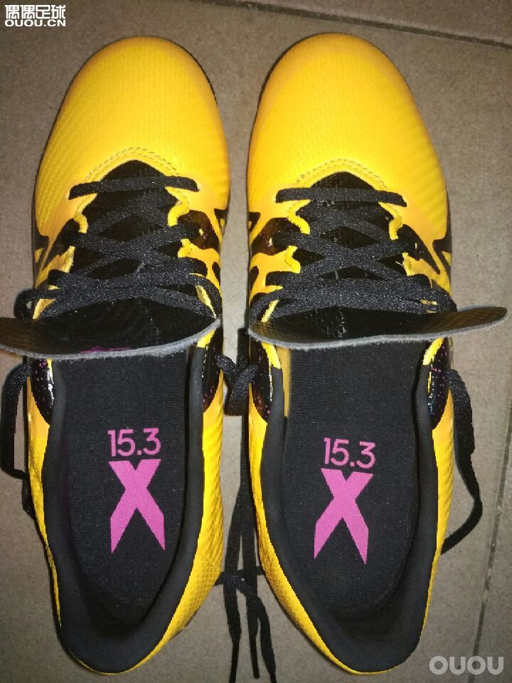 求鉴定,昨天在澳门去大三巴街道的阿迪达斯店购买的,原价459折扣后365相当人民币302元,X15.3系列!