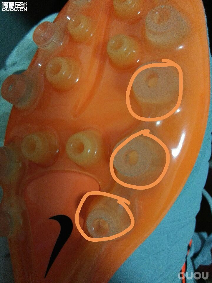 顶级毒蜂2,脚掌可以感觉到鞋钉,非常的难受?