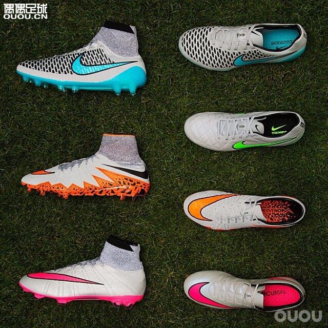 本人脚103mm宽 258mm长 脚背稍高 很久以前踢球买了双t90 laser3穿42.5 正好