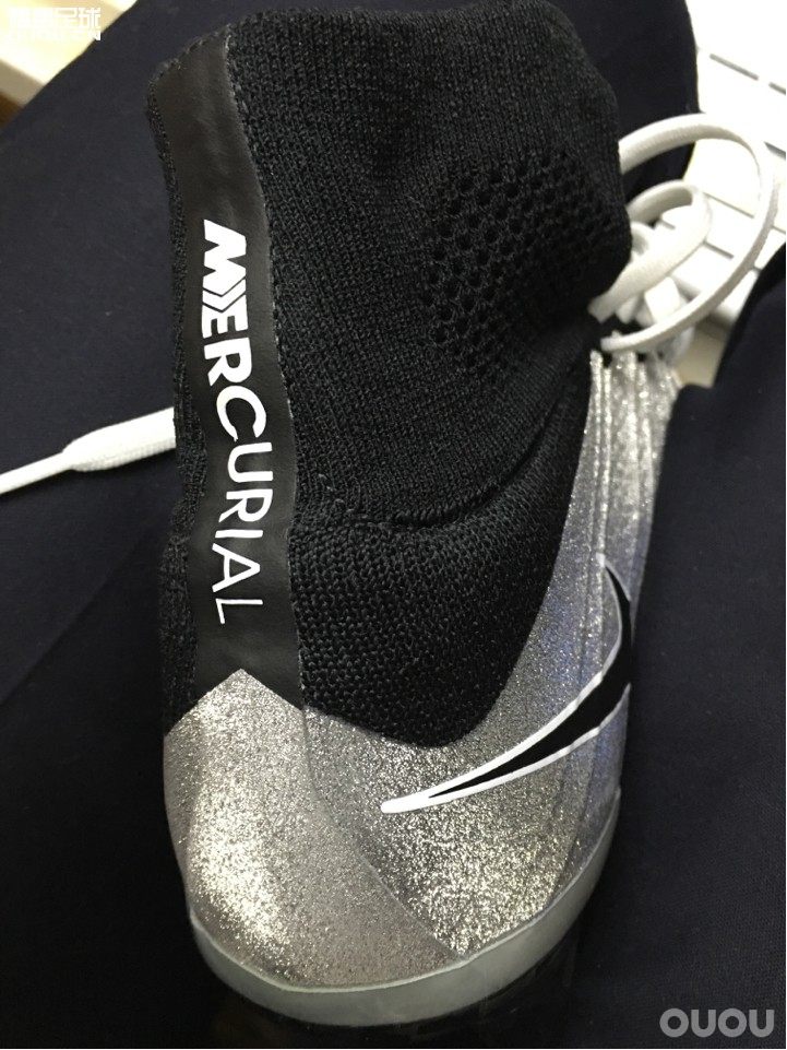 ID刺客,请教一下,这鞋正吗?为啥没有ACC呢?平时要如何保养会少掉粉?