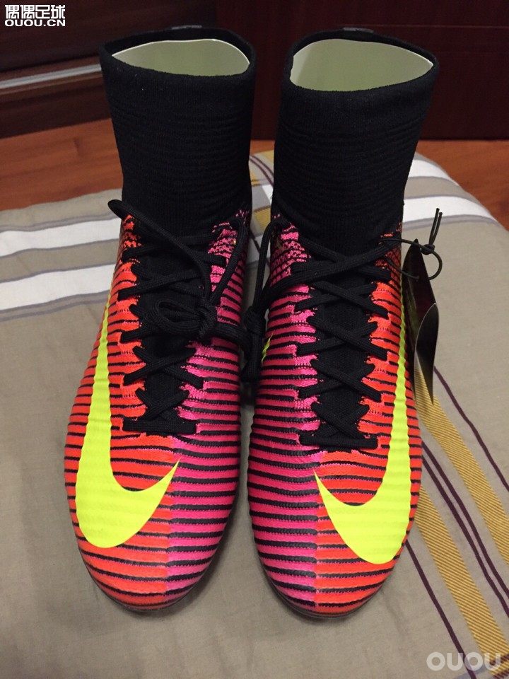 烦请各位兄弟帮我看看正不正。心心念念总算入手啦。某宝奔跑买的,而且是不是这双只有波产啊?