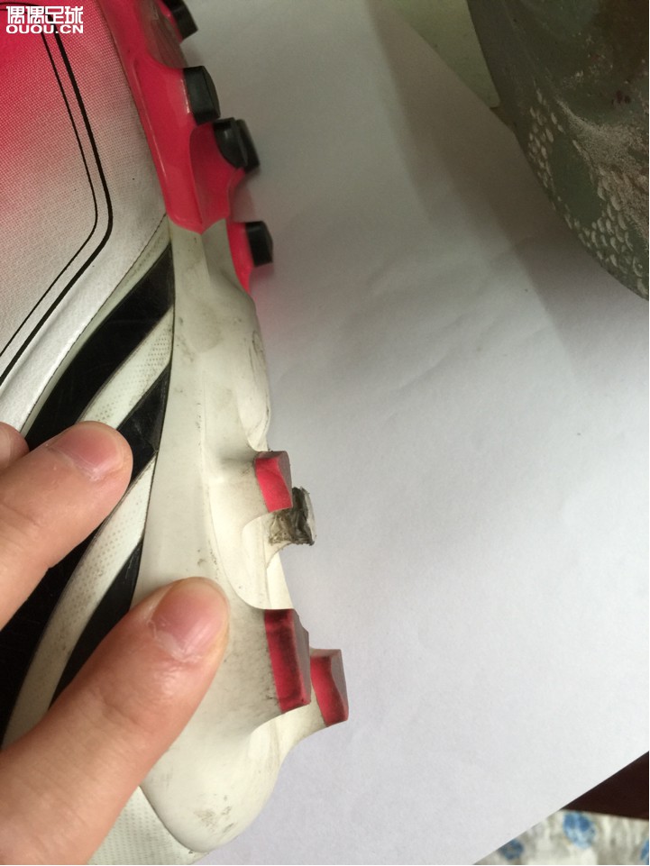 断钉修复  最重要的材料是图中的尼龙板 学校实验室的材料管导师要了一小块