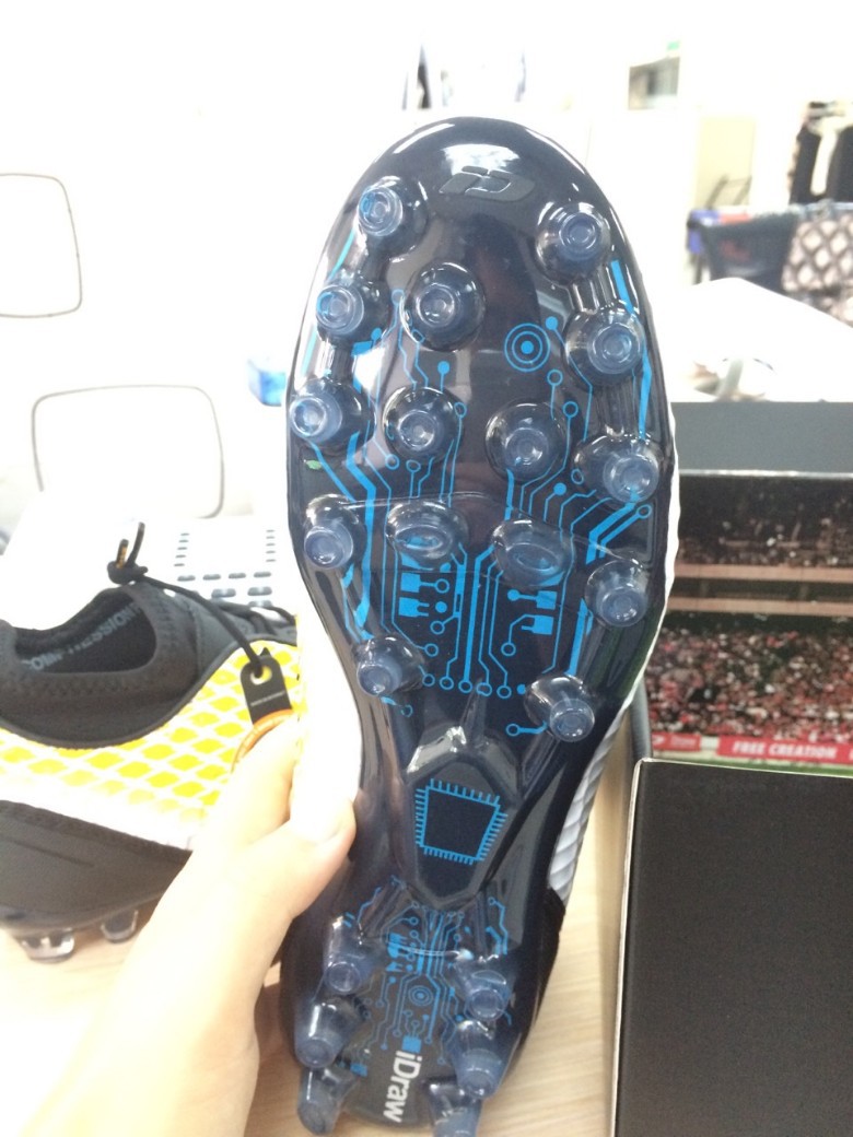 我也来一发静态评测:iDraw GEEK极客球靴