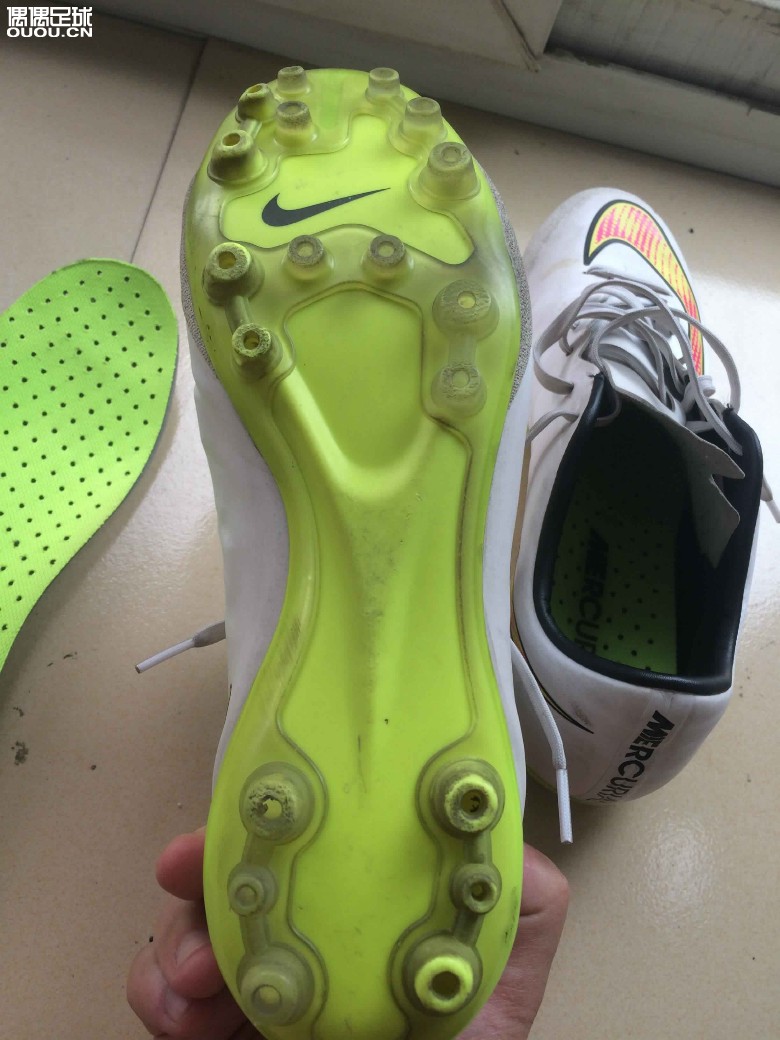 请高手帮我看看这双刺客10是不是正品,谢谢了,急等!!!