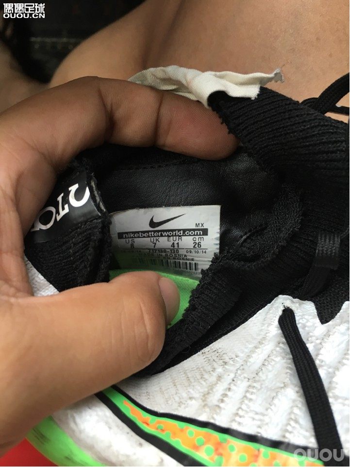 曾经最爱的心头肉,超贴合我这怪脚的鞋子。因为新爱的来临,把它变成这幅模样。