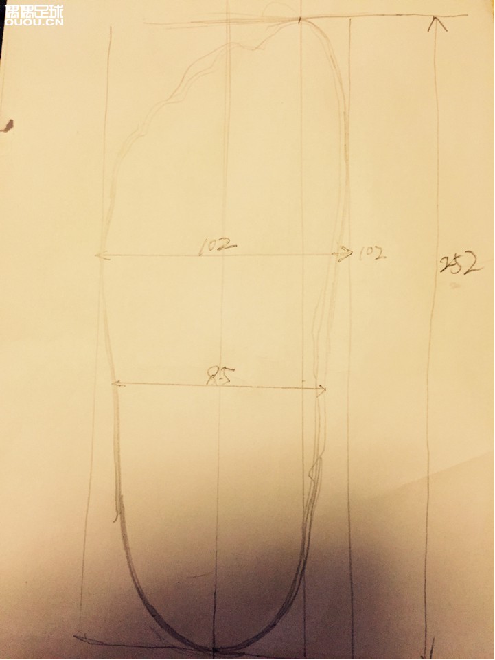 再次求助,猎鹰X ag,我的脚穿多大,谢谢