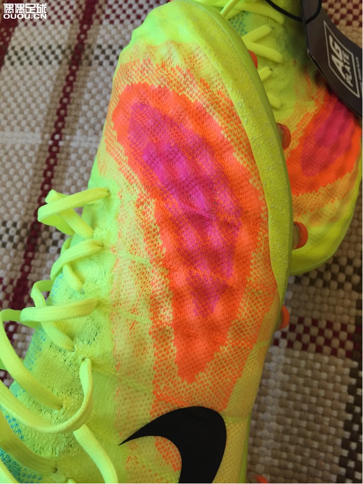 新鬼vsACE货一起来了,都不偏码刺客超顶275这两个275刚好,新鬼比任何一双高帮鞋都难穿,特别难穿。