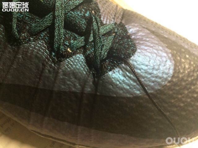 nike超顶级刺客tf版,只穿2个月,还不到10场飞线就断了怎么办!