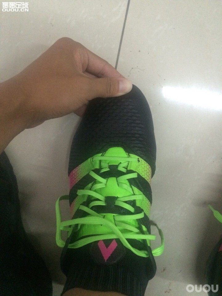 鞋有点偏大!想换一双便厚的鞋垫!朋友们有没有换鞋垫的经验!有什么推荐吗?谢谢!