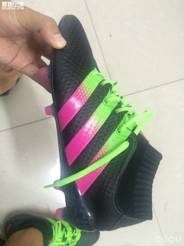 鞋有点偏大!想换一双便厚的鞋垫!朋友们有没有换鞋垫的经验!有什么推荐吗?谢谢!