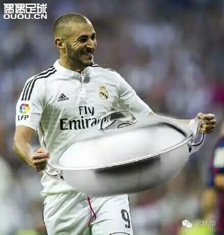 本人今年15,穿过1年假鞋数,平时踢中下等人草,自从放了暑假一直膝盖疼,请问各位大神怎么办