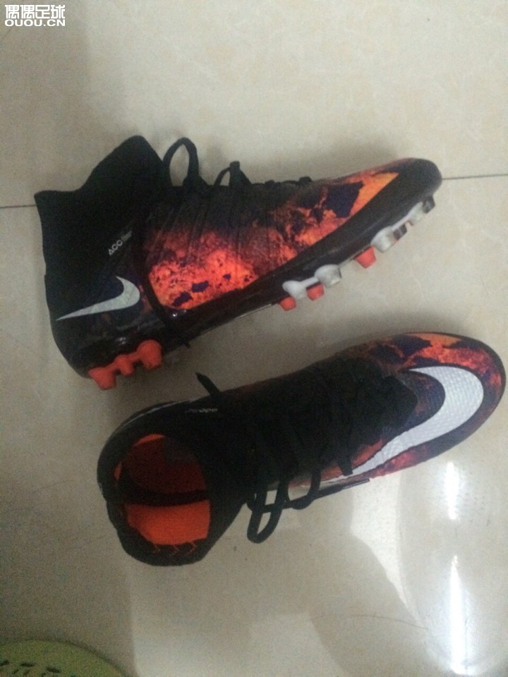 大雨过后必有彩虹,雨后的球场