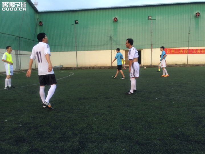 鞋不多,都是实用战派,中端,顶级,超顶,只差没有次顶,都是255,,没有感觉偏差太大