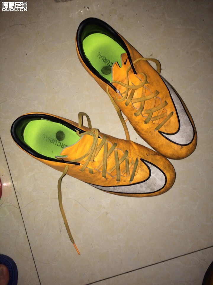 鞋不多,都是实用战派,中端,顶级,超顶,只差没有次顶,都是255,,没有感觉偏差太大