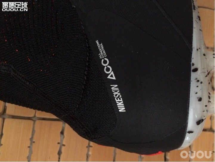 NIKE HyperVenom Phantom II FG