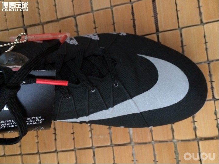 NIKE HyperVenom Phantom II FG