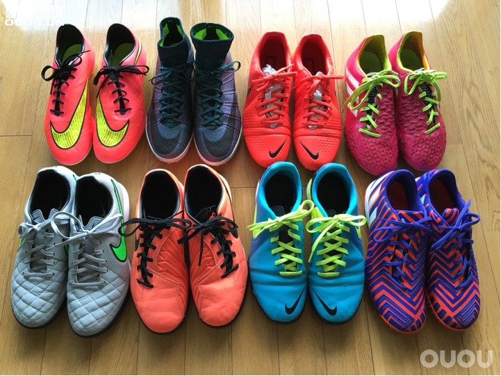 手边的几双实战鞋。