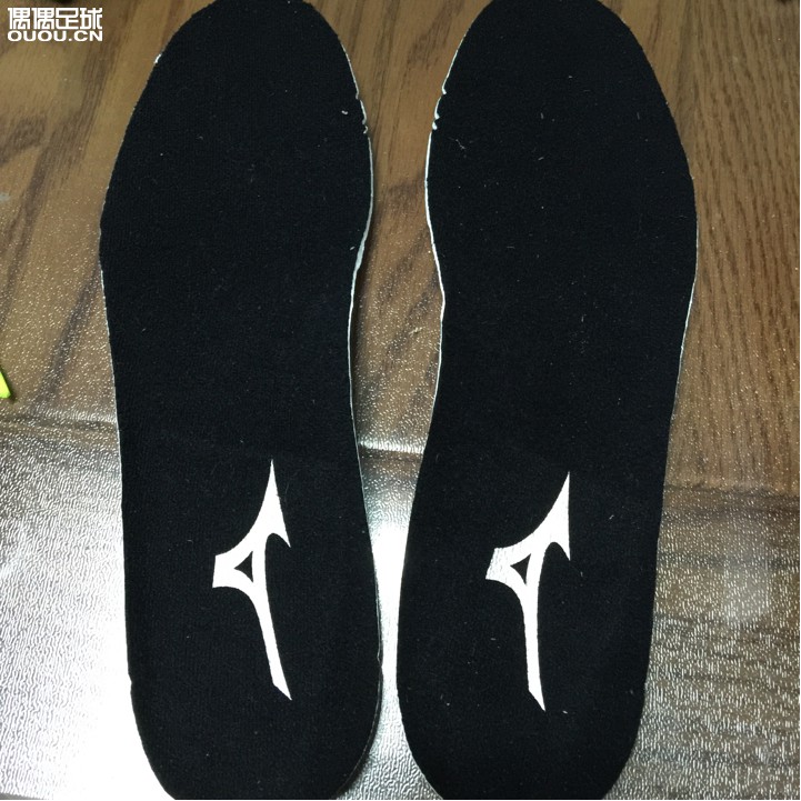 韩淘Mizuno morelia neo kl ag到手了。11号下单,17号收货,顺便求大神鉴定。