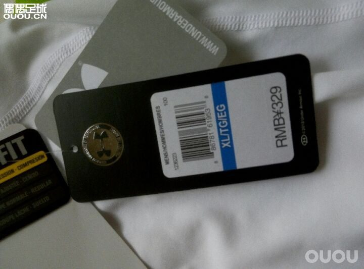 请大神帮忙鉴定一下这件安德玛紧身衣,谢谢各位了啊!