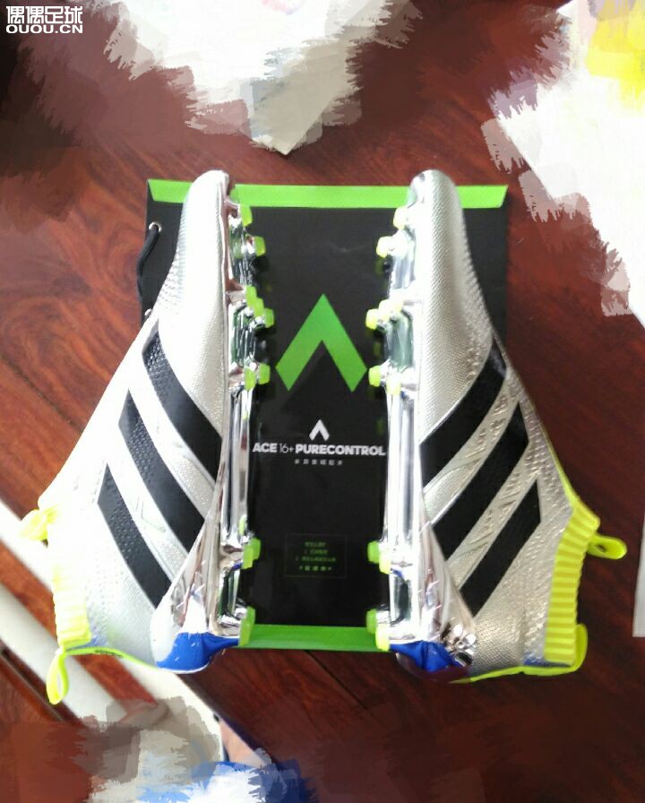 下地了呢,个人认为最好看的ace配色,这边人草厚,钉子还可以插得进。