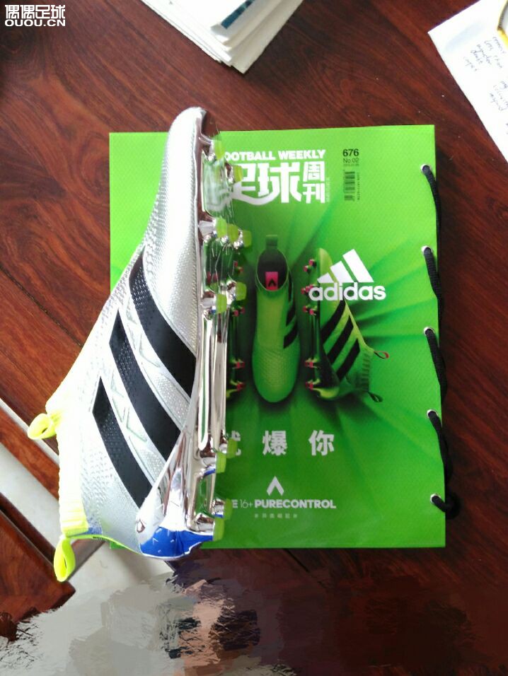 下地了呢,个人认为最好看的ace配色,这边人草厚,钉子还可以插得进。