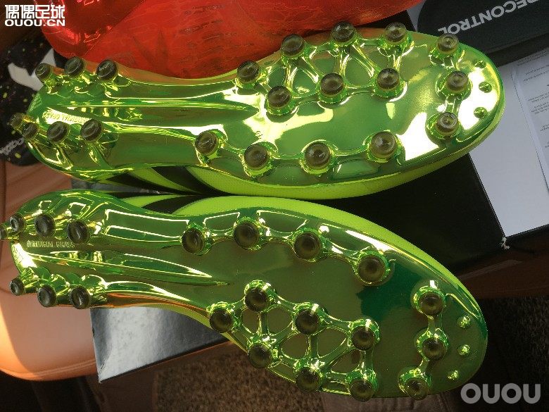 阿迪超顶级中国专属ag三巨头—ace、X、messi16+ ag静态对比、实战感受及ag选鞋心得