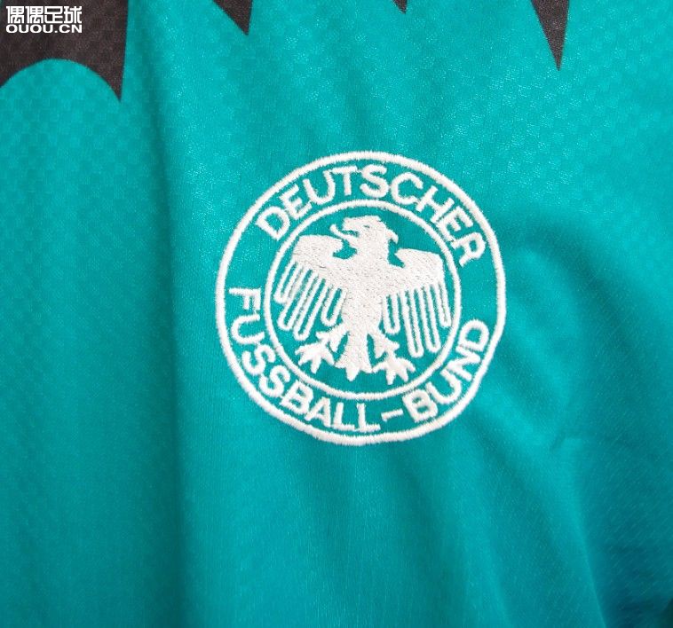 【我眼中最经典的一款德国球衣】1994年世界杯英产元年德国主客场战袍