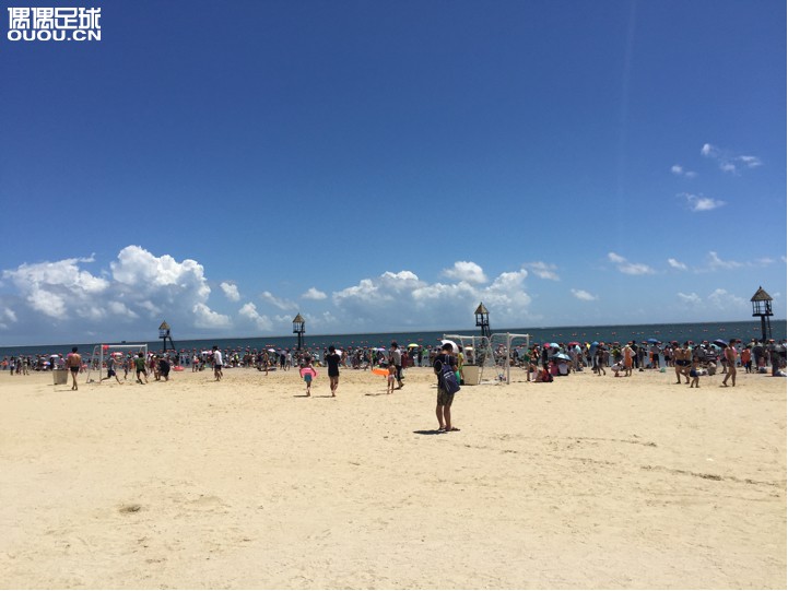 求助:美国洛杉矶和达拉斯哪里有足球专卖店,谢谢。