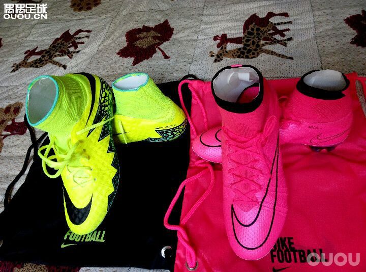 耐克双响炮,刚刚入手两双耐克超顶。都是jp260。就做工而言,波产刺客完胜越南产的毒蜂。