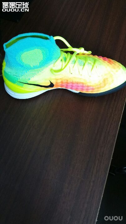 官网买的,刚收到。这次没有赠送鞋袋,表示让人失望。