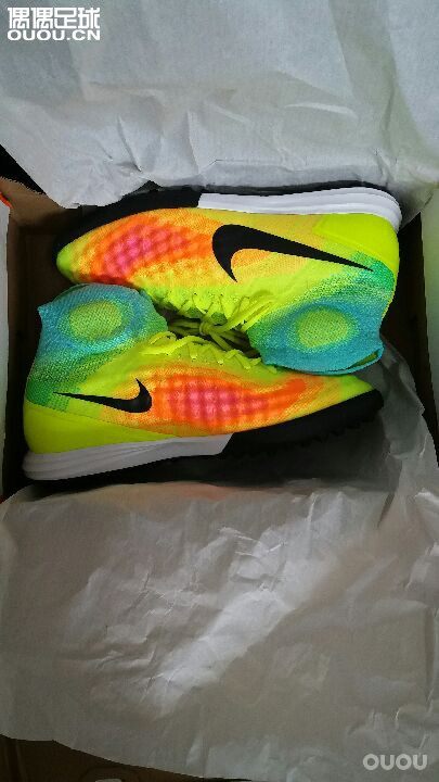 官网买的,刚收到。这次没有赠送鞋袋,表示让人失望。