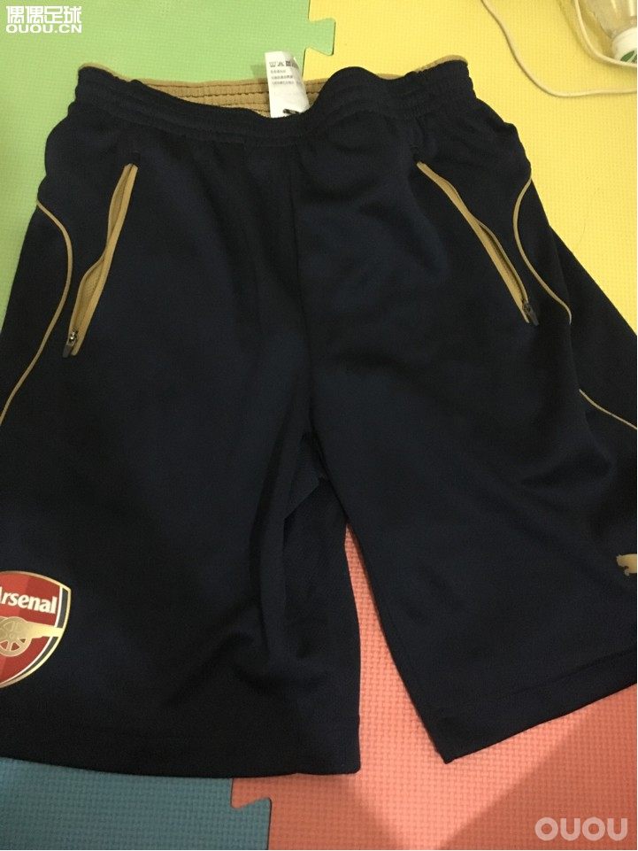 刚入手的上赛季阿森纳训练服