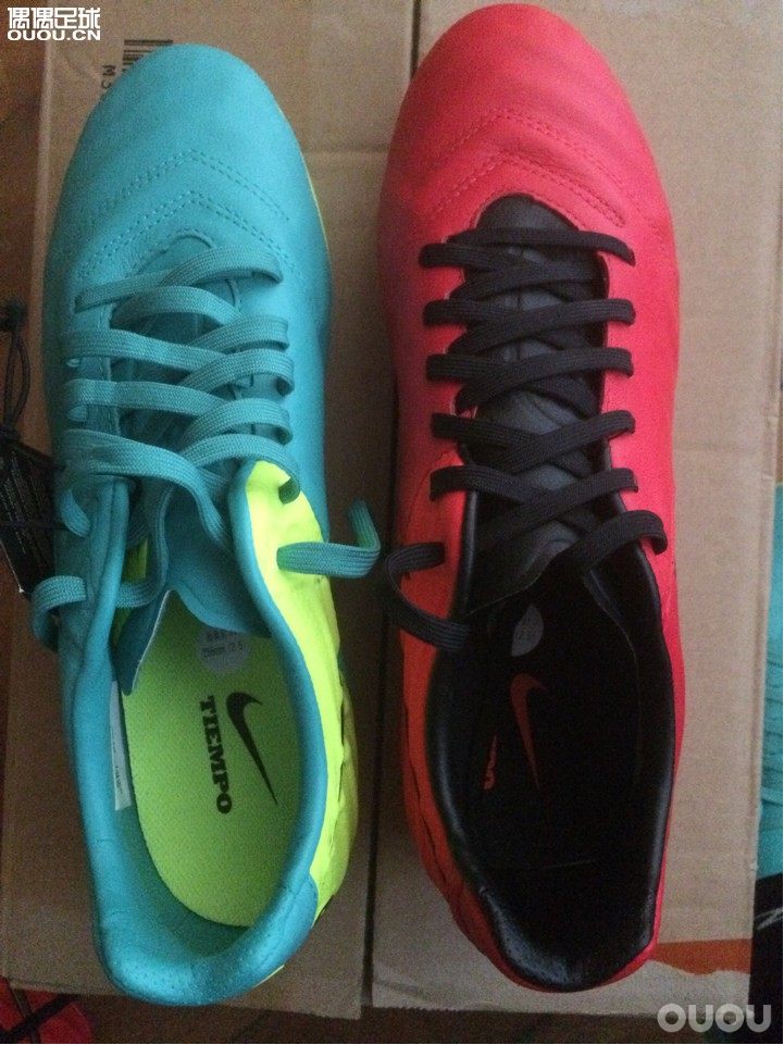 球鞋刚到  自配来双鸳鸯。。