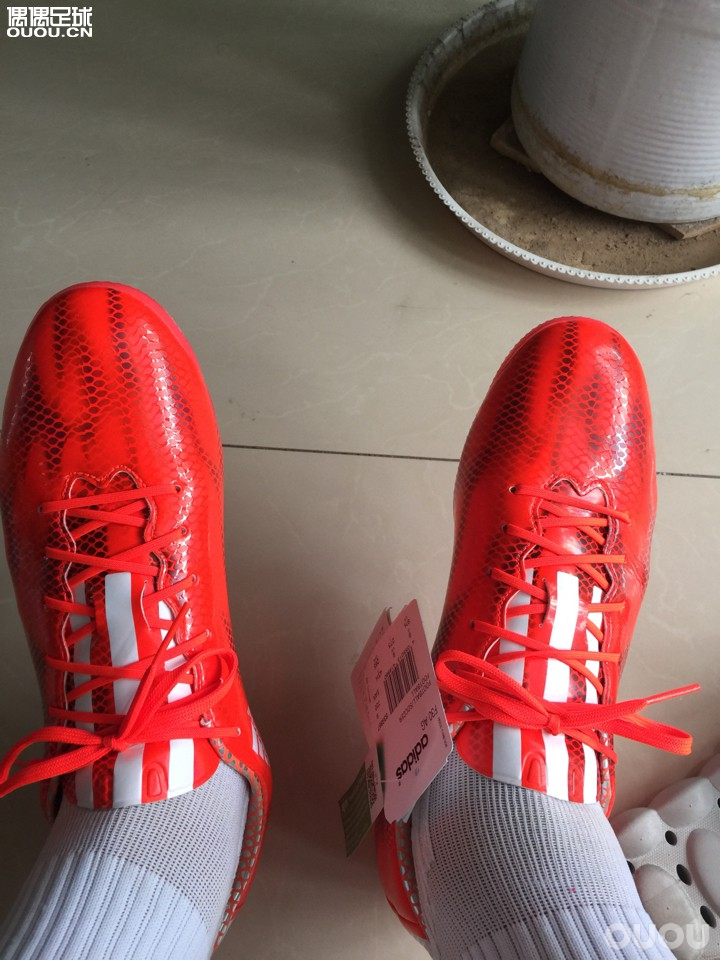 问一下各位大神,小弟这算不算屠龙脚???想入手一双evo,不知合不合适!!!