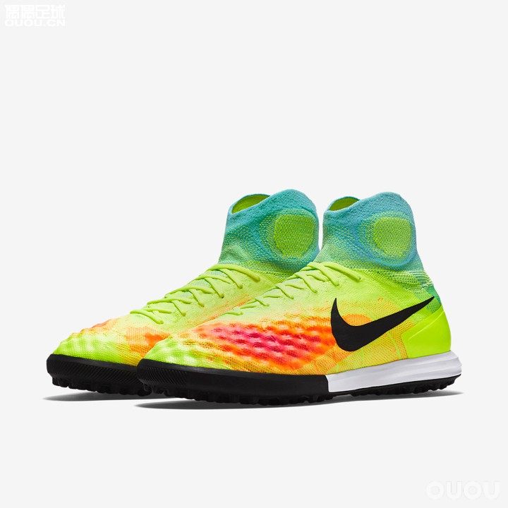 我属于速度型,盘带过人较多,由于脚宽所以穿X16,但是tf版本太低,只有16.3