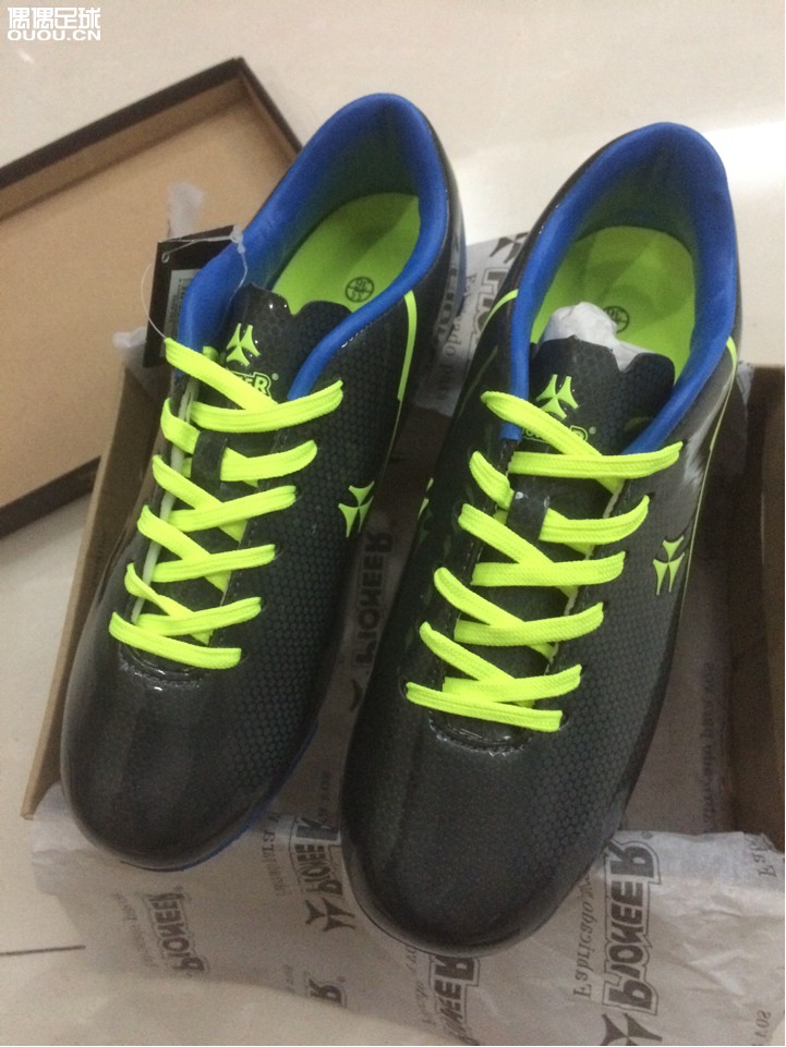 第一次入手一双超级便宜的球鞋