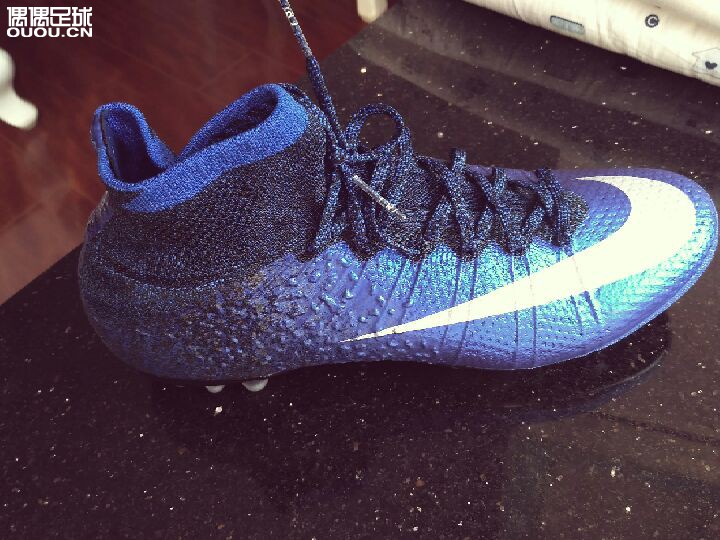 新入的蓝钻求鉴定,求大神帮忙鉴定下