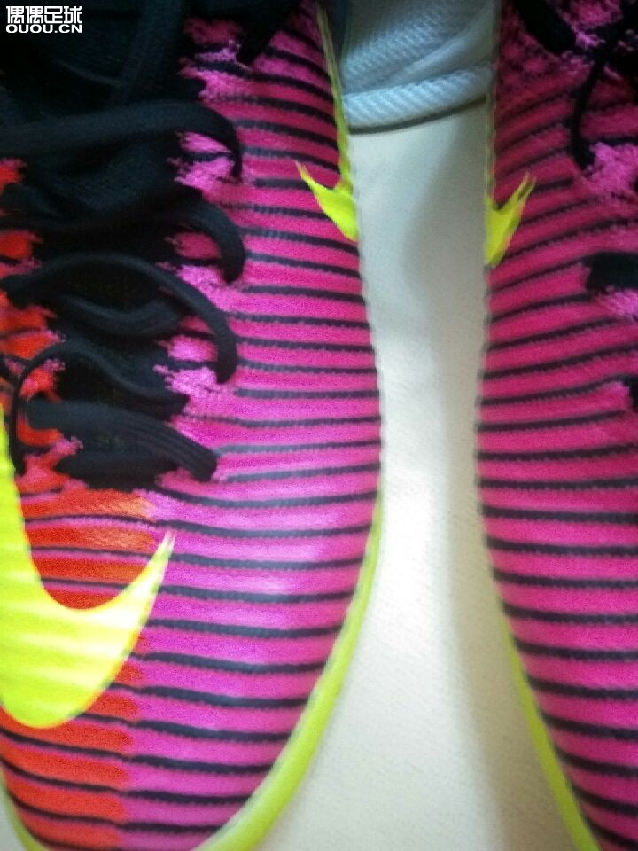 跟平常一样码数前后很吻合,就是左右挤啊挤,只能神器撑大之。