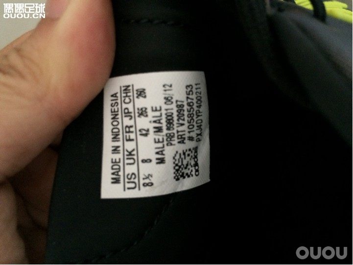 各位大神帮忙鉴定下鞋子