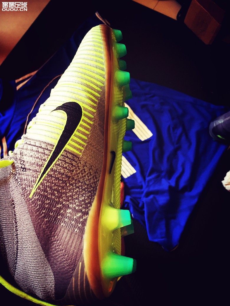 NIKE MERCURIAL SUPERFLY V 精英配色开箱鉴赏