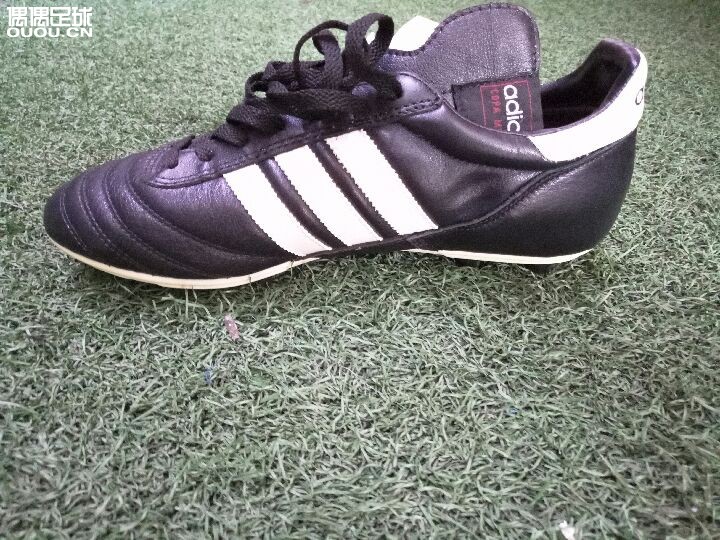 copa此前市场copa很少会出现officially approved by fifa这样的字眼。英语好的童鞋都认识这些英语单词。