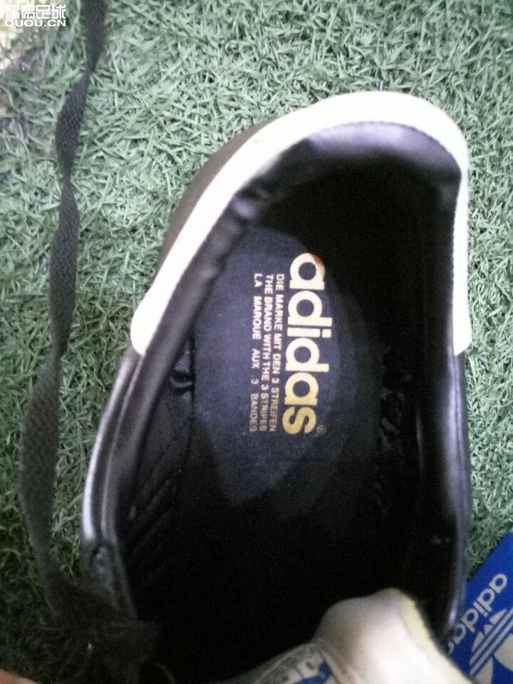 copa此前市场copa很少会出现officially approved by fifa这样的字眼。英语好的童鞋都认识这些英语单词。